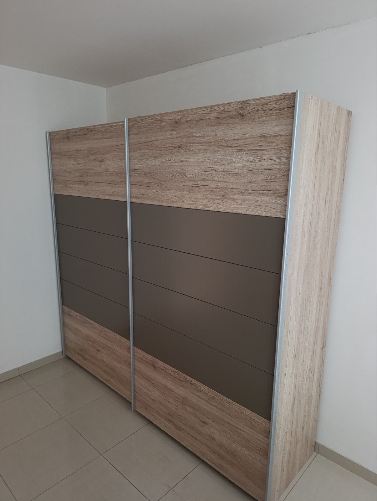 Une garde robe, 200 cm ou plus, Comme neuf, Autres essences de bois, 50 à 75 cm