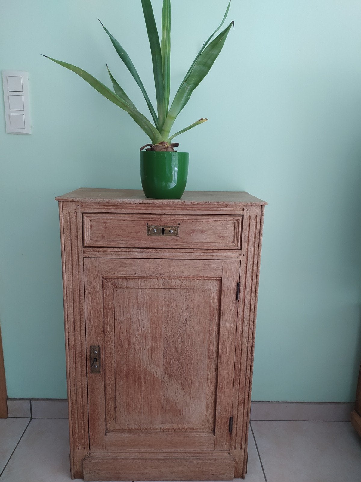 Petit meuble en chêne, Enlèvement