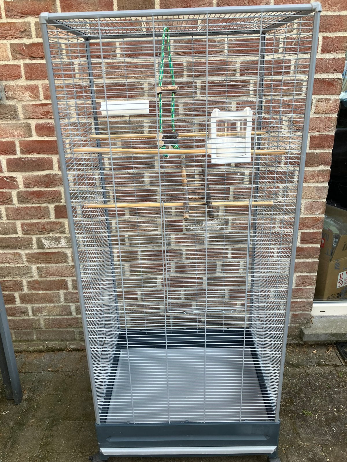 GROTE GRIJZE VOLIERE OP WIELTJES VOOR MEERDERE EXOTEN, Ophalen, Nieuw, Overige materialen, Vogelkooi