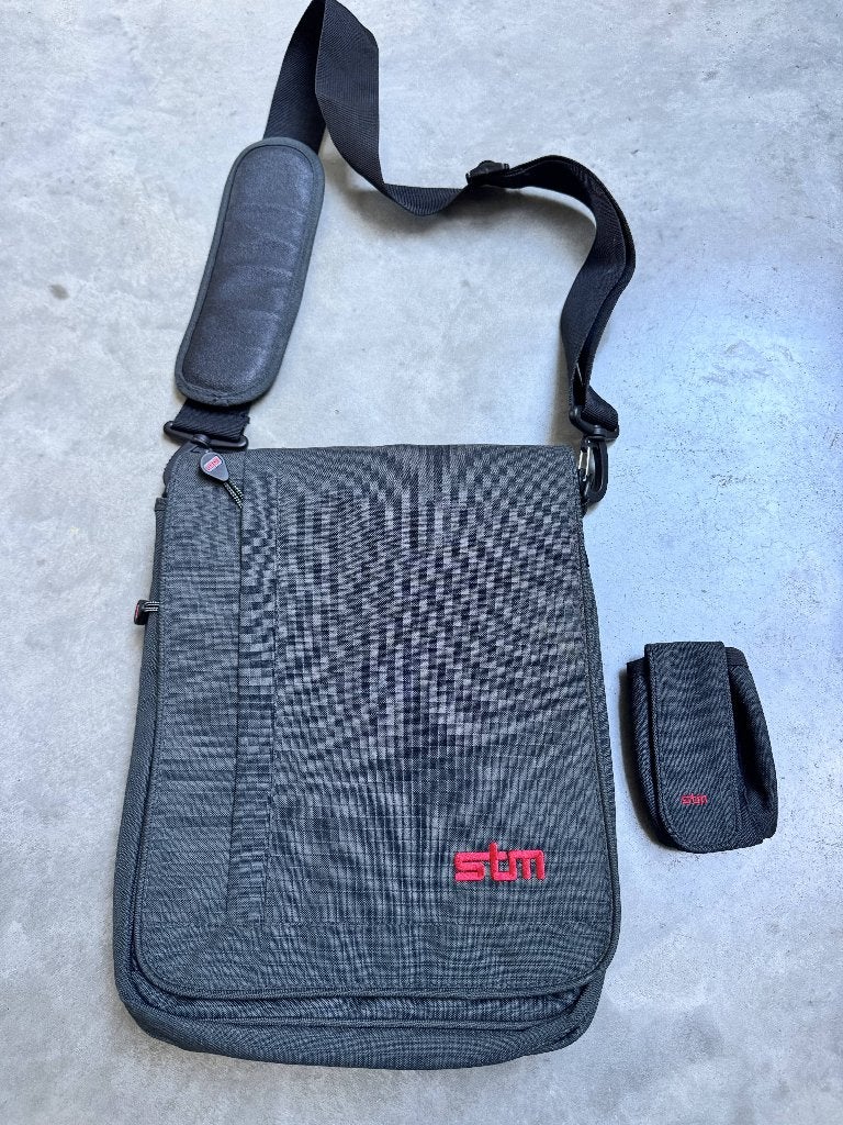 Laptoptas STM Alley Small 12/13″ incl. tasje, Informatique & Logiciels, Sacoches d'ordinateur portable, Enlèvement ou Envoi, 13 pouces