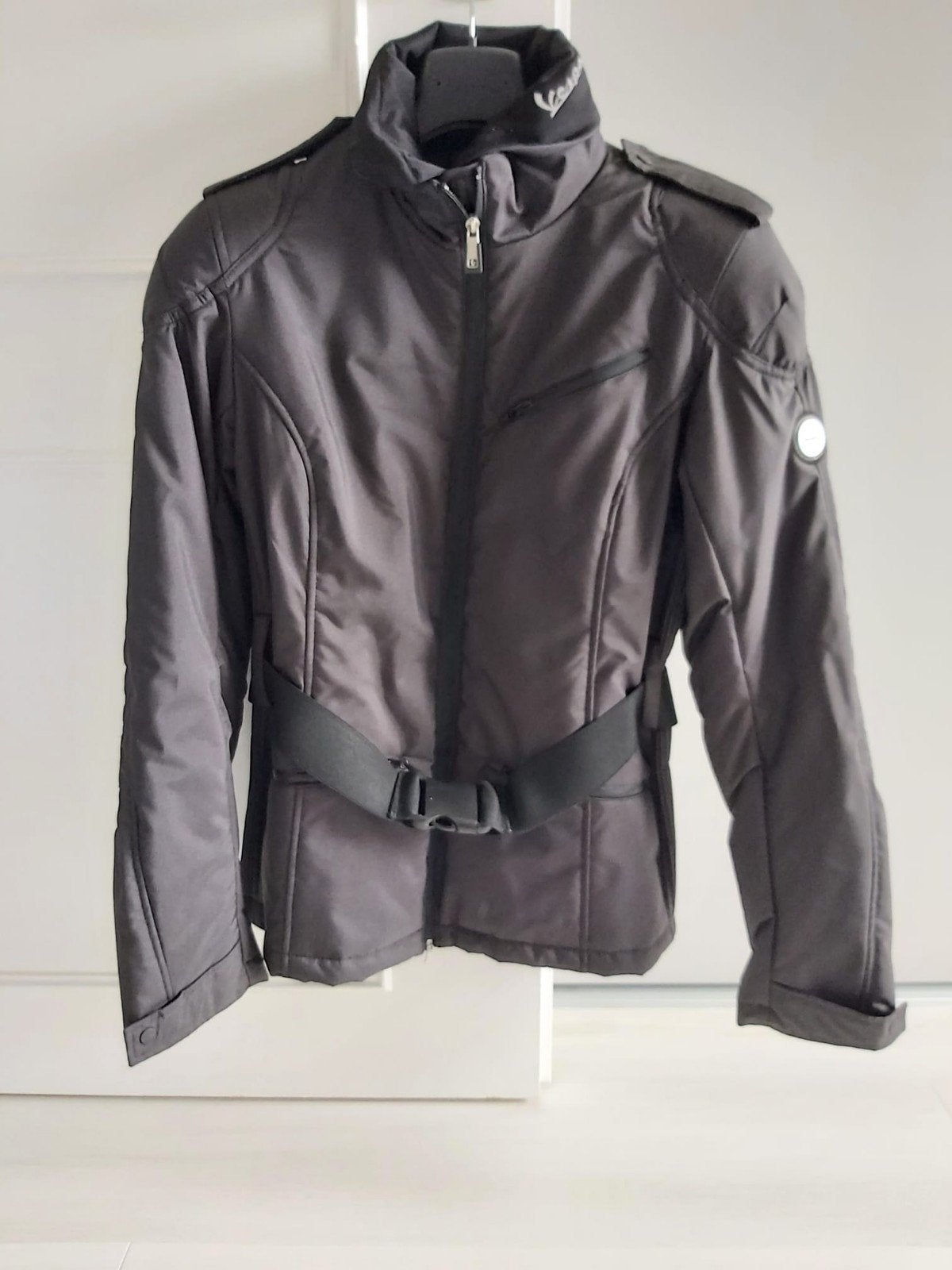 Zwarte vest Vespa Piaggio Vrouw, Motoren, Ophalen