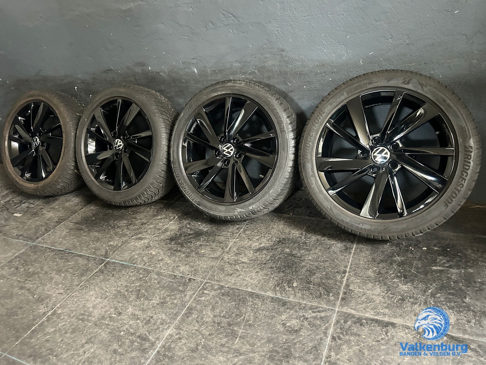 6-7mm! Originele VW Golf 8 5H Gavia 17 inch zwarte velgen 5x, Pneus et Jantes, Pneus hiver, Véhicule de tourisme, -