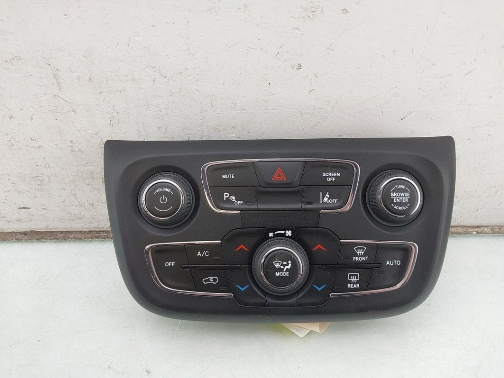 BEDIENINGSPANEEL VERWARMING Jeep Compass II (MP) (01-2016/-), Webaccessibility@stellantis.com, Gebruikt, Stellantis N.V., Taurusavenue 1
2132 LS  Hoofddorp, NL