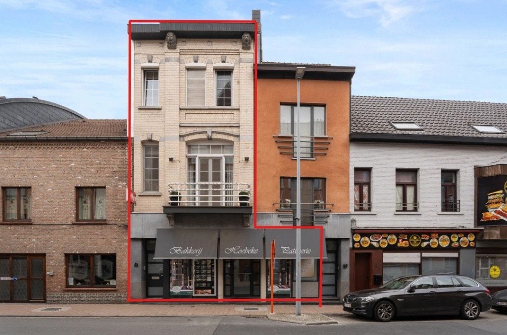 Grammont : Maison avec espace commercial rénové, Habitation avec espace professionnel, 270 kWh/m²/an, 420 m², 200 à 500 m²