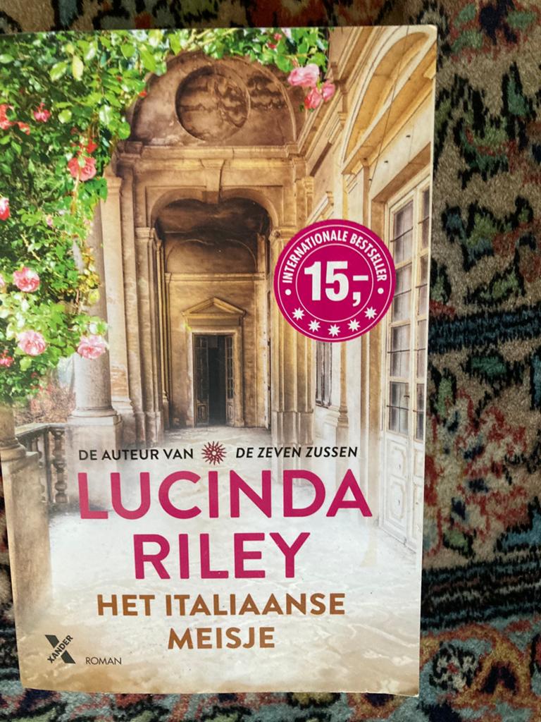 Lucinda Riley - Het Italiaanse meisje, Boeken, Literatuur, Zo goed als nieuw, Ophalen of Verzenden