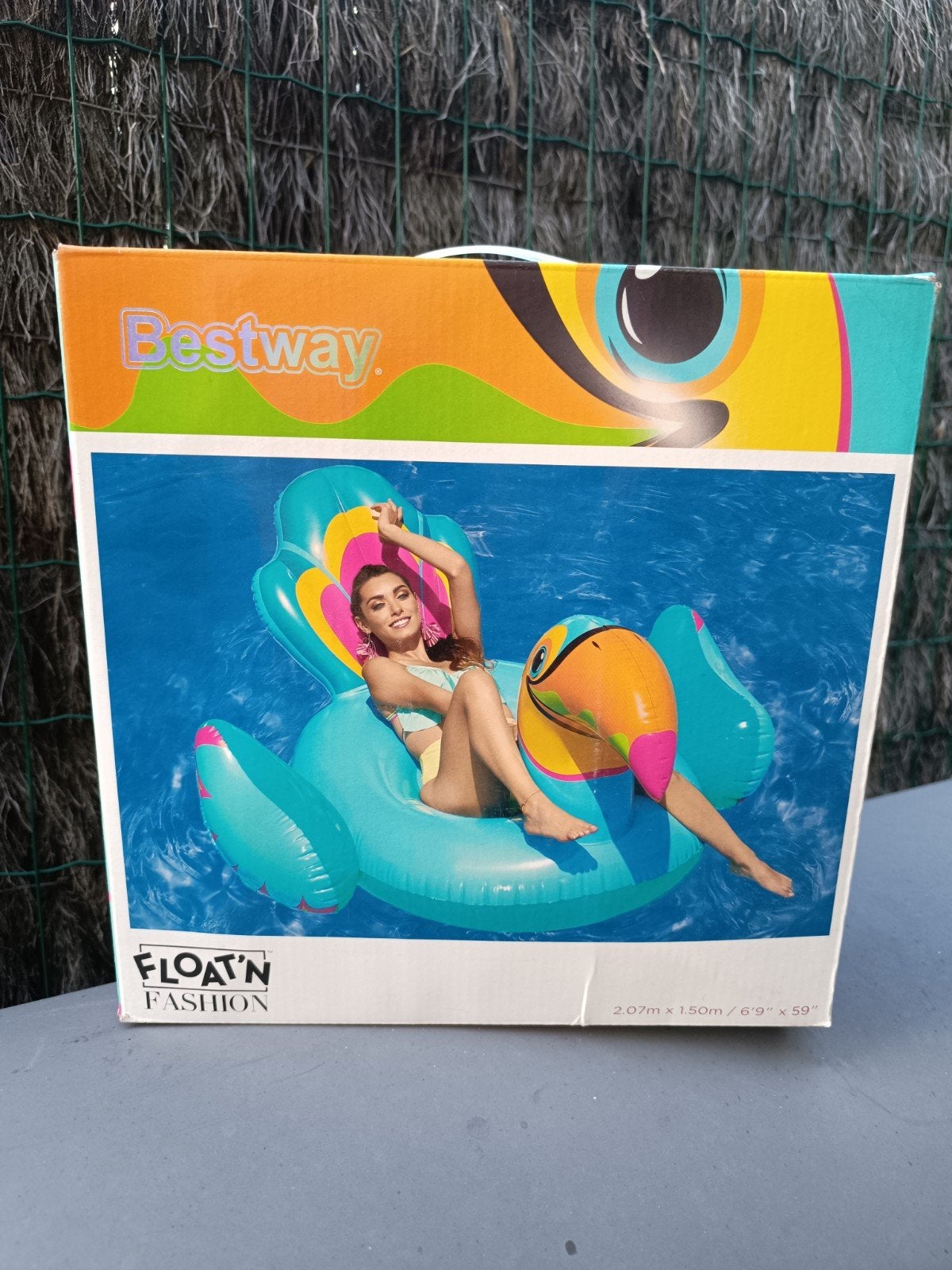 NIEUWE Toekan ride on floatie, Ophalen