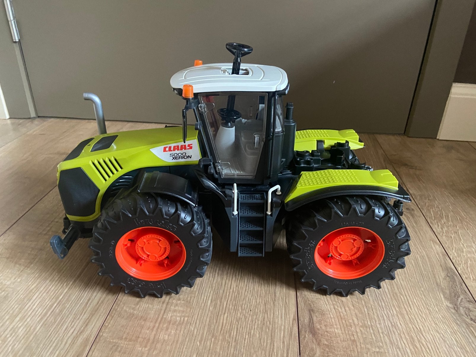 Bruder tractor Claas, Ophalen of Verzenden, Zo goed als nieuw