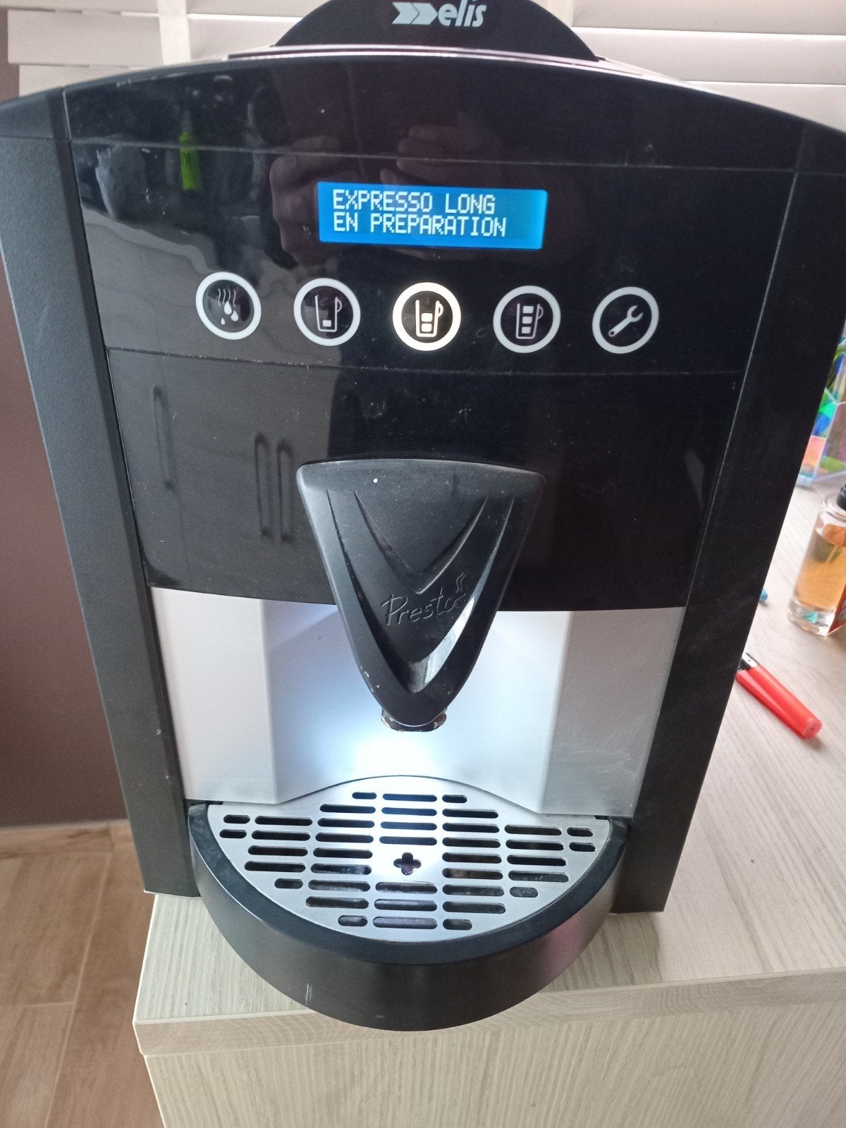 Machine a café professionnel
Société Elis
Presto
Marche avec, Enlèvement