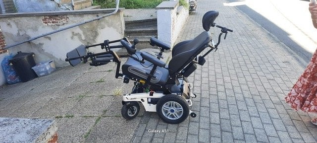 Elektrische rolstoel - in perfecte staat, Diversen, Rolstoelen, Ophalen, Inklapbaar, Zo goed als nieuw, Elektrische rolstoel