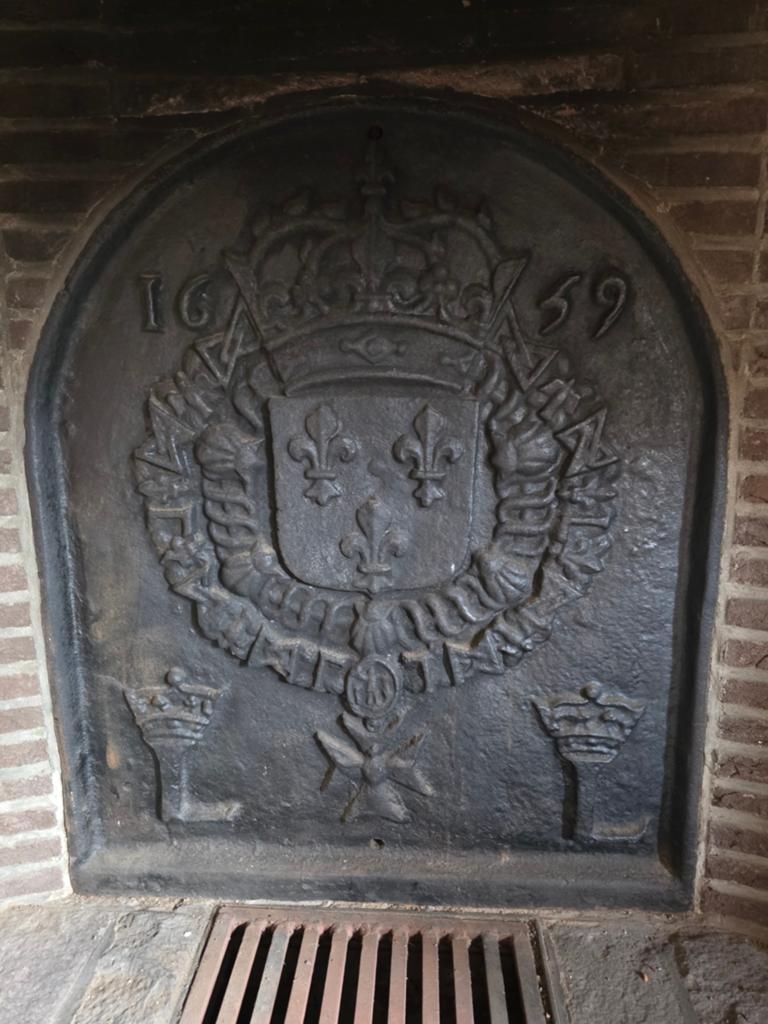 Franse Haardplaat 17e eeuw huis Bourbon, Ophalen