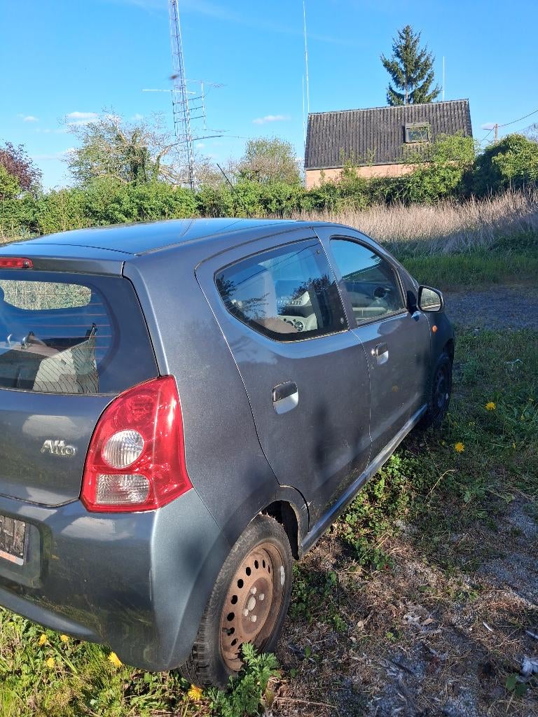 Suzuki, Autos, Argent ou Gris, Achat, 50 kW, Noir