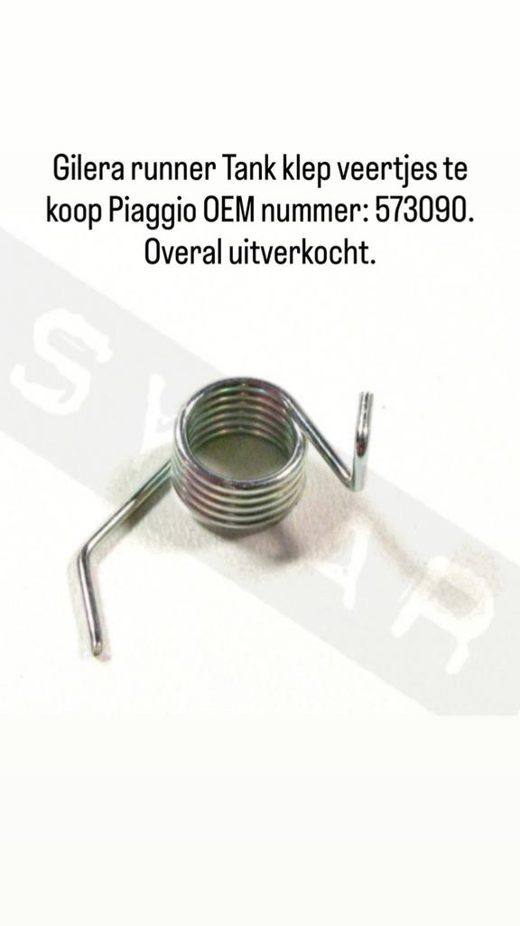 Gilera runner tankklep veer oem piaggio 573090, Vélos & Vélomoteurs, Pièces de cyclomoteur | Scooters, Enlèvement ou Envoi, Comme neuf