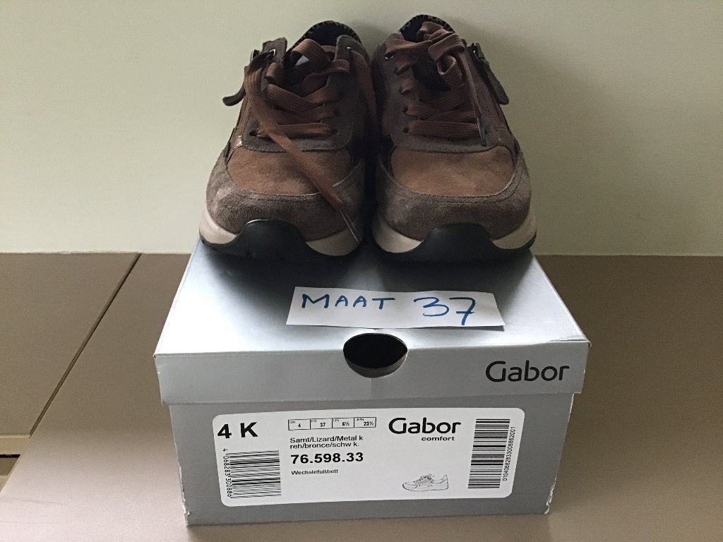 1 paire de chaussures Gabor neuves (baskets basses brunes), Enlèvement ou Envoi, Neuf, Brun