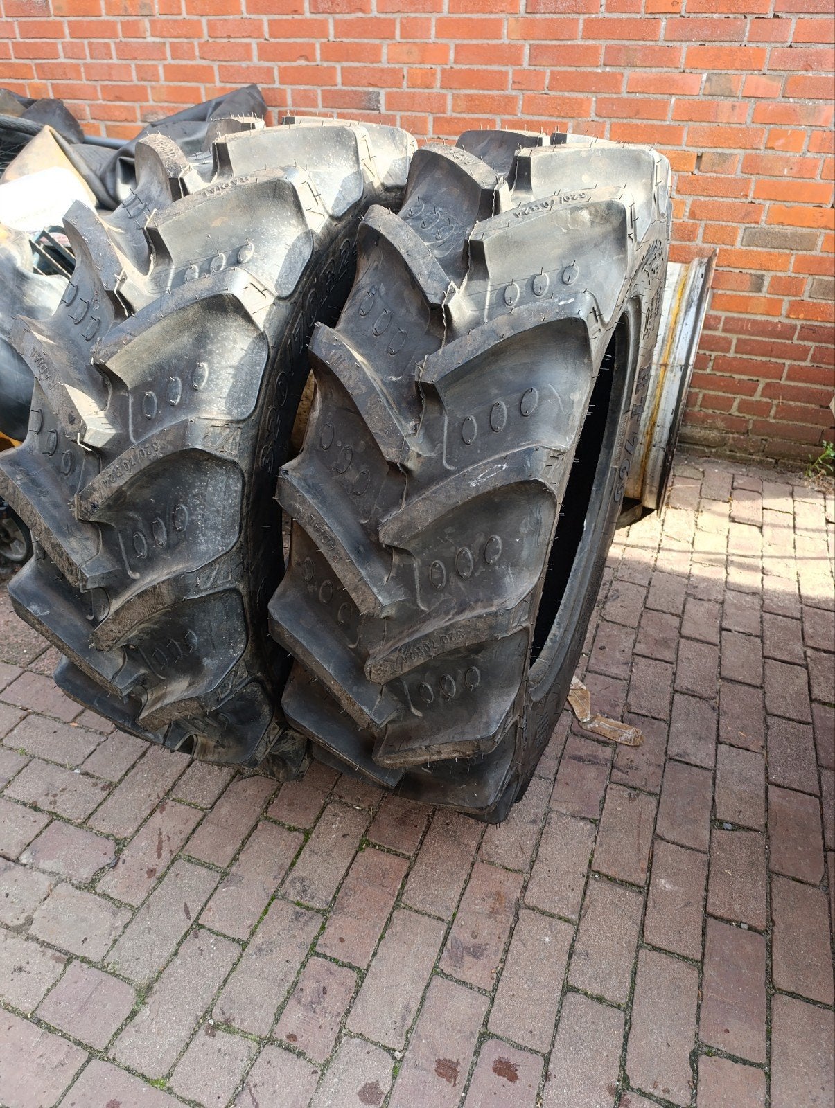 te koop nieuwe banden BKT 320/70R24 en Michelin 14.9R24, Zakelijke goederen, Ophalen