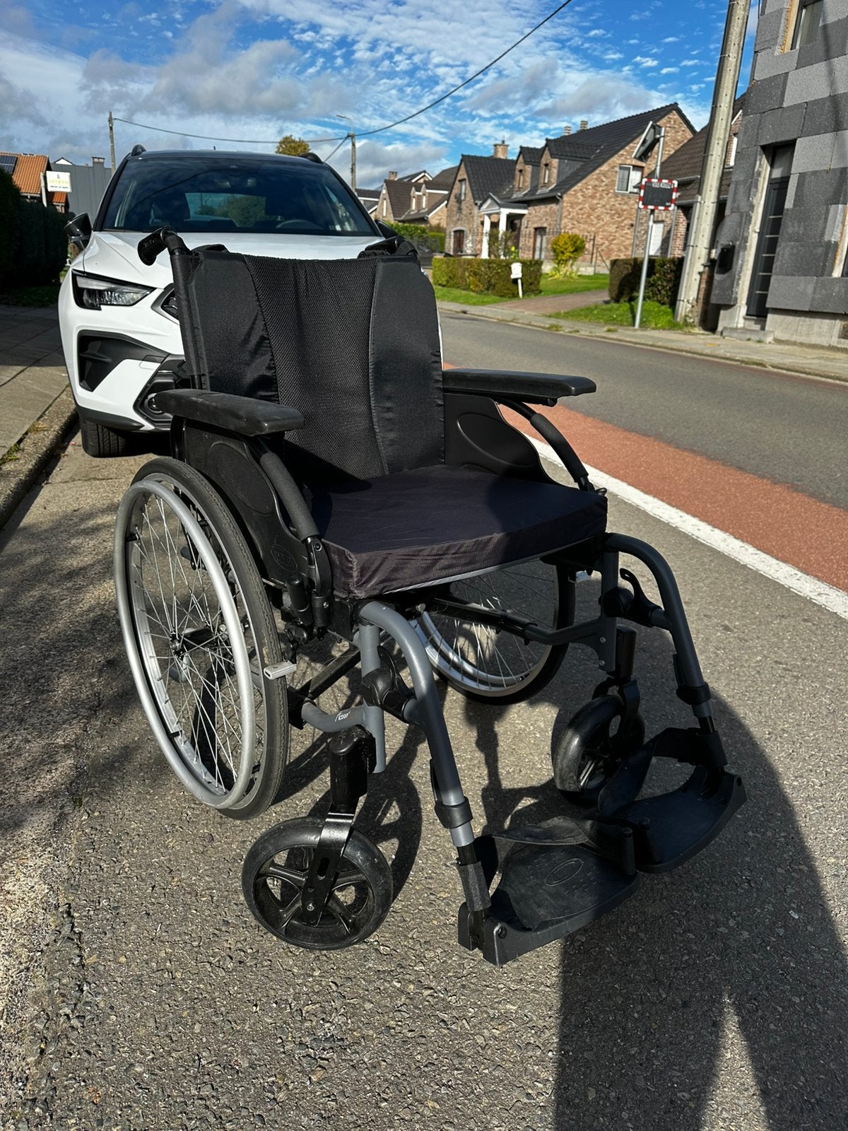 Invacare Action 3 NG opvouwbare rolstoel, zwart, Ophalen, Inklapbaar, Zo goed als nieuw, Duwrolstoel