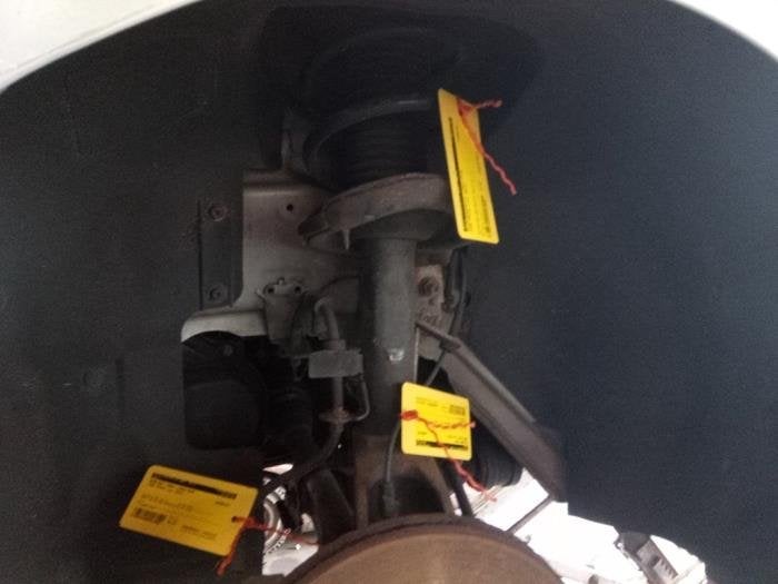 Schokdemperpoot links-voor van een Ford Focus, Gebruikt, -, -, Ford