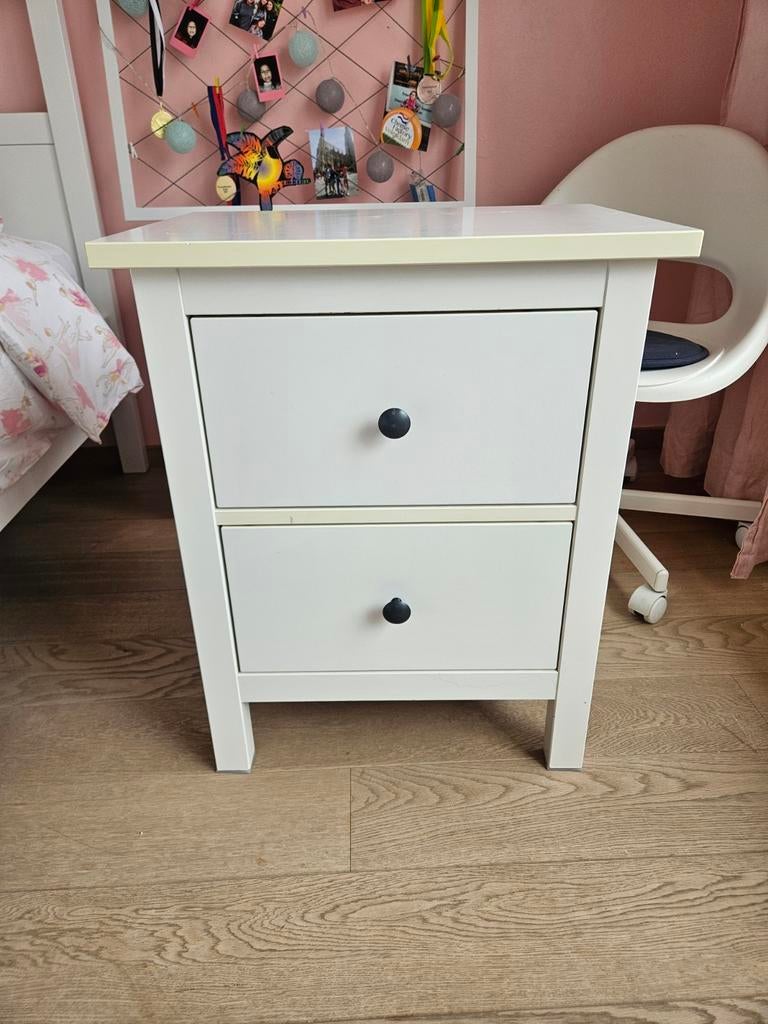 Ikea wit nachtkastje, Ophalen