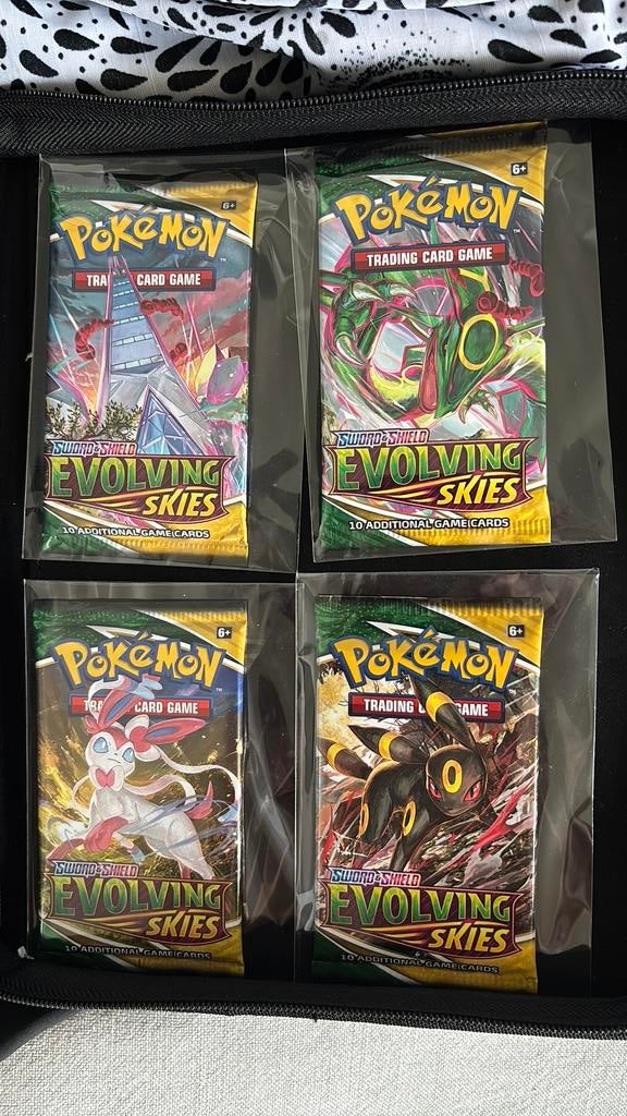 Pokemon Evolving Skies art set, Enlèvement, Comme neuf