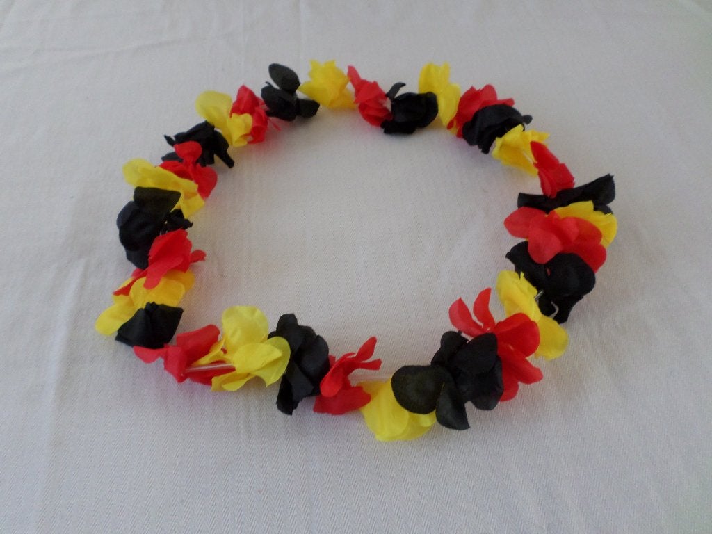 Collier de fleurs Diables rouge football supporters football, Collections, Enlèvement ou Envoi, Neuf, Fanion ou Écharpe