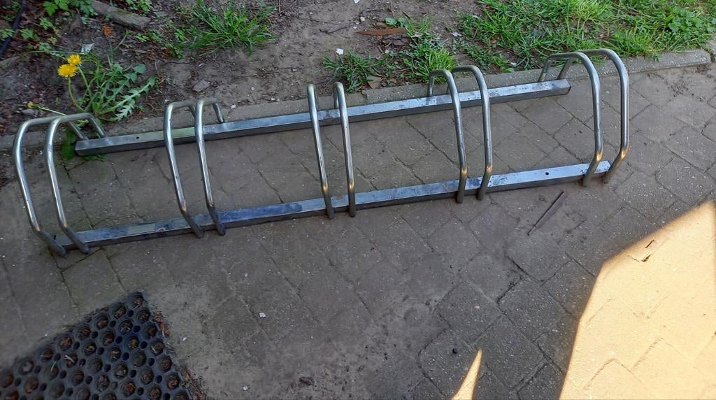 Fietsrek, Fietsen en Brommers, Ophalen