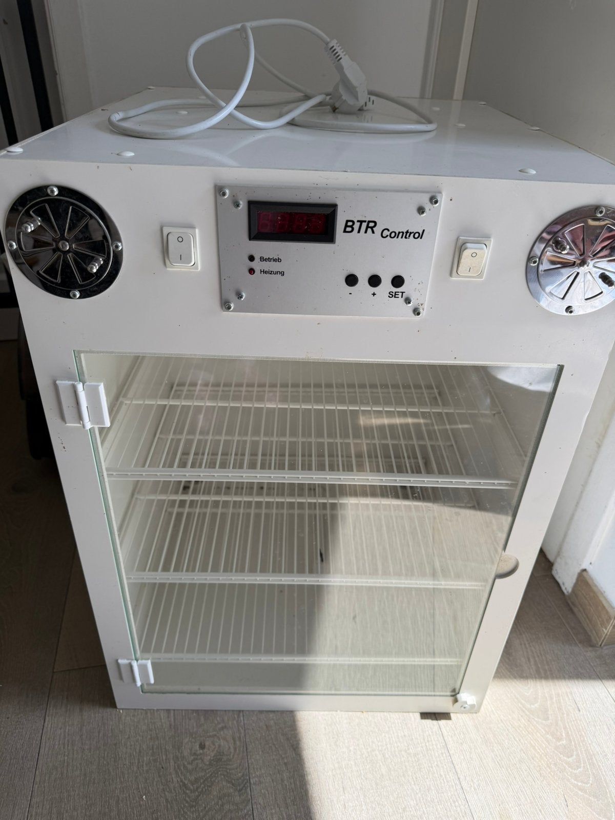 Broedkast / broedstoof / incubator, Ophalen, Zo goed als nieuw, Broedstoof of Broedmachine