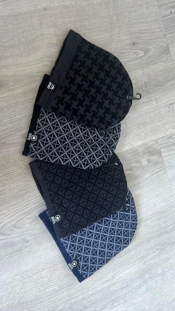 Bonnets sport, Ophalen of Verzenden, Zo goed als nieuw, Maat 48/50 (M), Muts