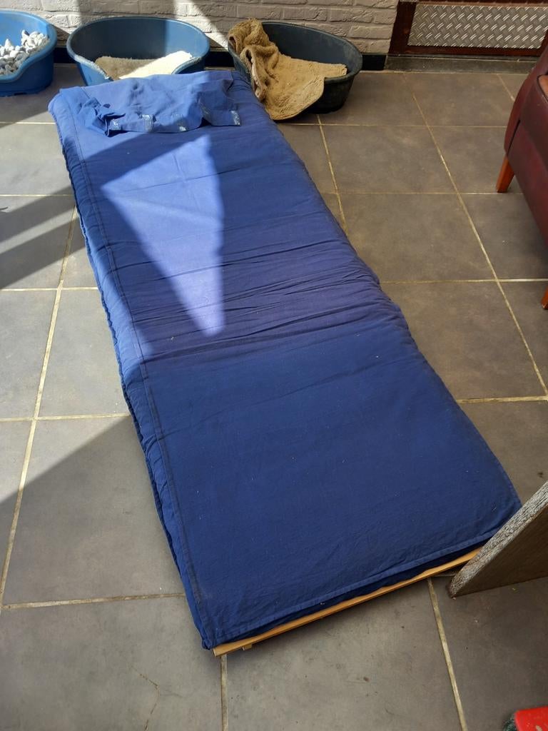 Zetel..ligbed..ideaal voor jeugdkamer, Huis en Inrichting, Fauteuils, Ophalen