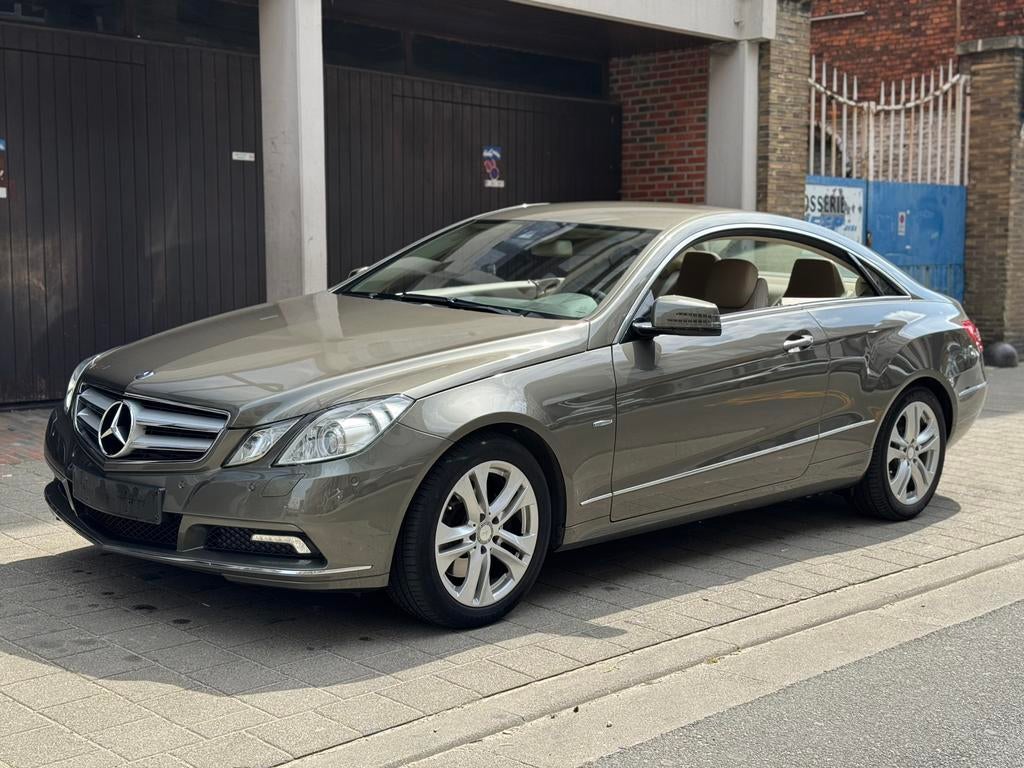 Mercedes E350CDI *Xenon*Navi*Leder*PDC*1ste eigenaar, Auto's, Mercedes-Benz, Automaat, Euro 5, Beige, Parkeersensor