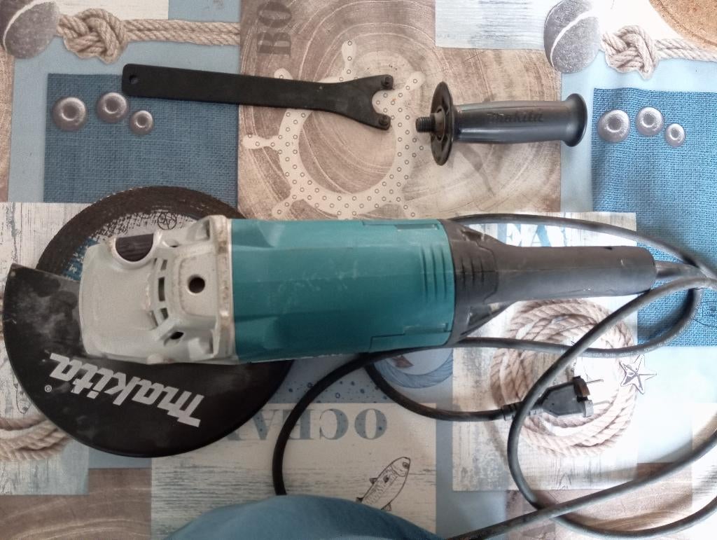 Makita haakse slijper 230 mm 2200W, Ophalen, Zo goed als nieuw, 1000 watt of meer, Haakse handslijpmachine