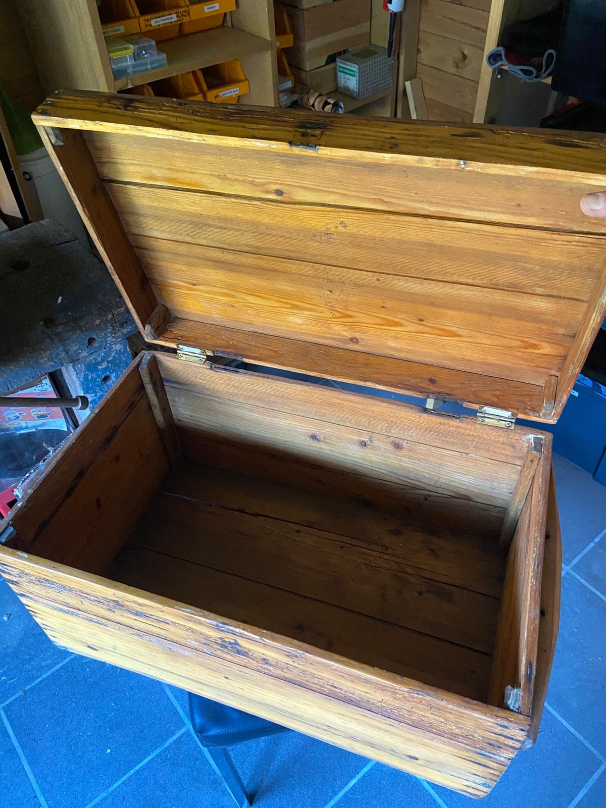 Oude houten kist, Huis en Inrichting, Woonaccessoires | Kisten, Ophalen, Gebruikt