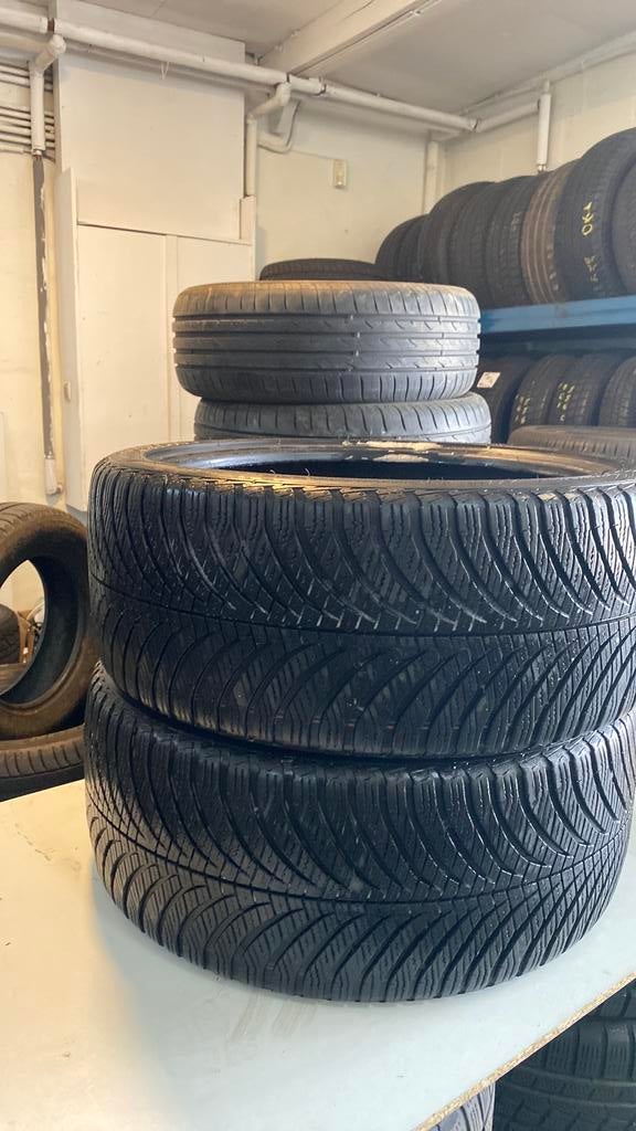 225/40/18-92y merk goodyear All seasoen band per stuk 50 eur, Enlèvement