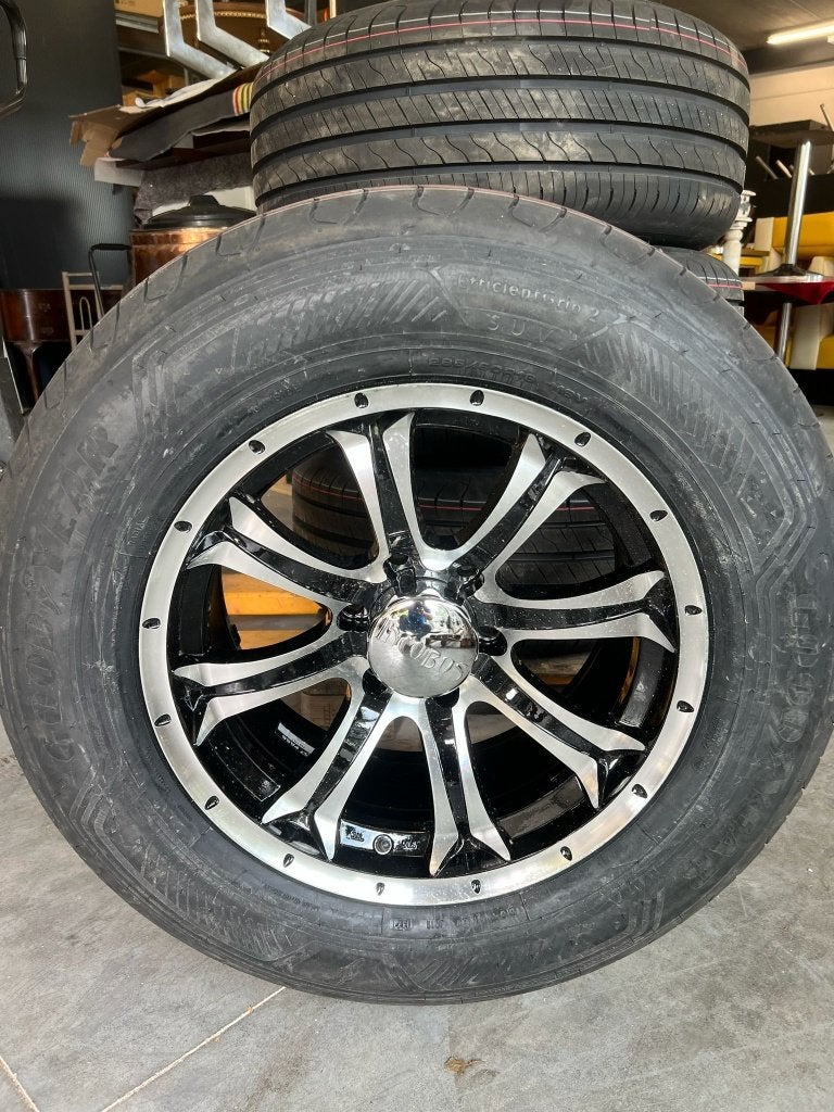 Banden + Velgen Chevrolet Suburban / Avalanche / Tahou, Pneus et Jantes, 285 mm, 18 pouces, Enlèvement