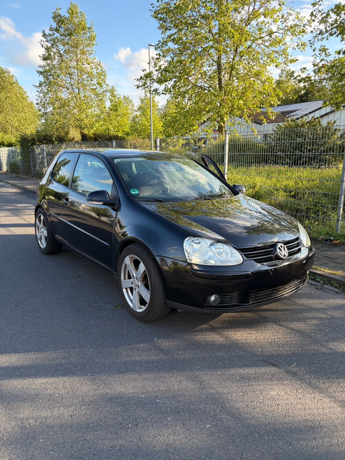 Volkswagen Golf 5 1.4 essence, Autos, Volkswagen, Particulier, Golf, Air conditionné, Essence, Boîte manuelle, Noir, Enlèvement