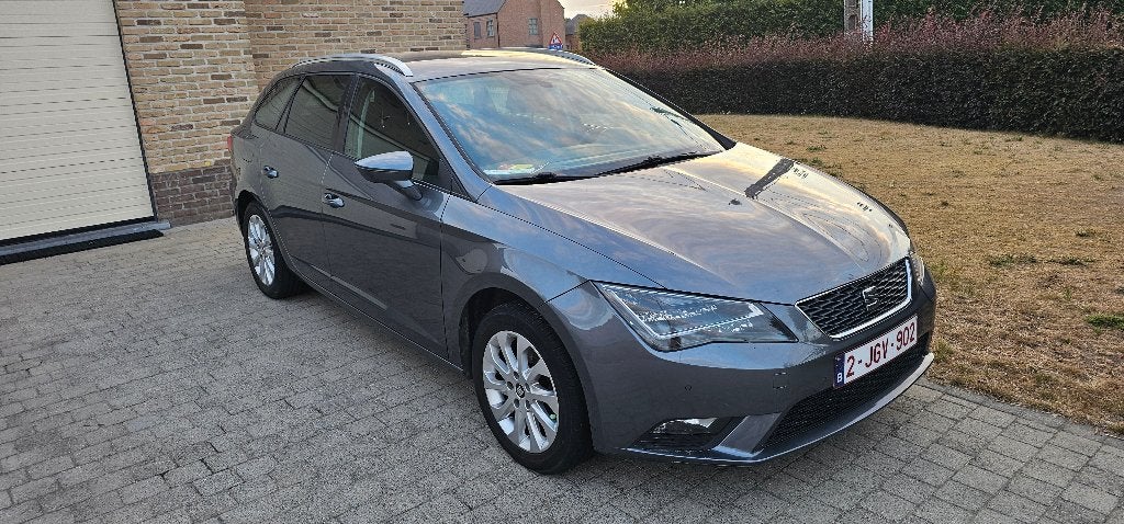 Seat Leon 2015 1.6Tdi 182 000 km, Entretenue par le concessionnaire, Noir, 5 portes, Particulier