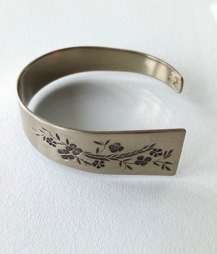 Zilveren manchetarmband met gegraveerde bloemen - perfect, Ophalen, Zo goed als nieuw, Zilver, Overige materialen