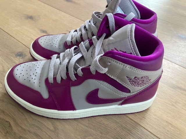 Nike Air Jordan 1 MID Magenta maat 38,5, Nike, Ophalen of Verzenden, Overige kleuren, Sneakers