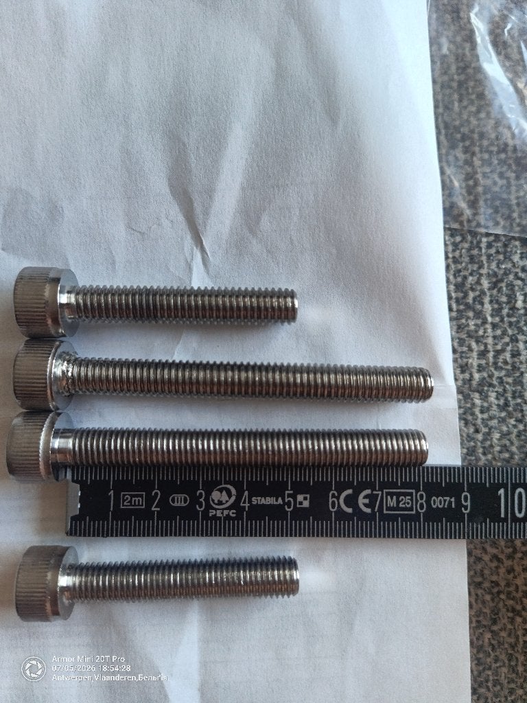 bout M9 inox diameter van 9 mm, Ophalen
