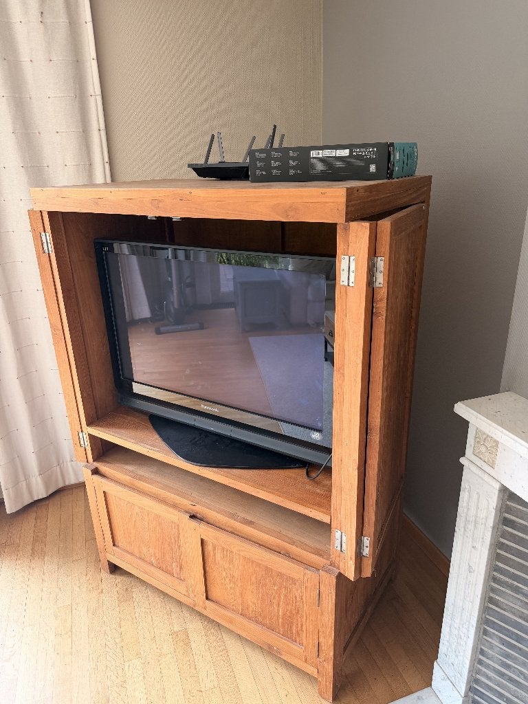 Meuble TV en bois massif avec rangements, Maison & Meubles, Enlèvement, Comme neuf