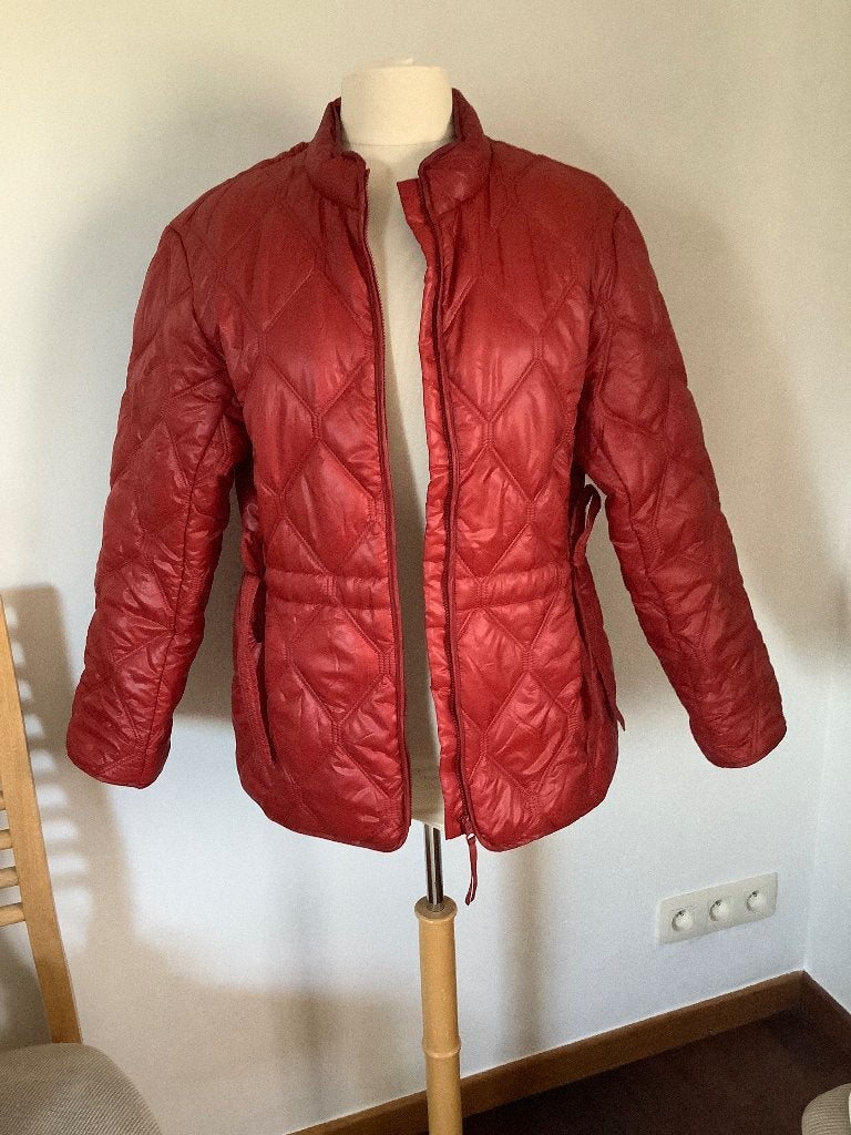 Gigue, zomerjas, maat 38 ,rood, licht gewatteerd, Vêtements | Femmes, Vestes & Costumes, Enlèvement ou Envoi, Taille 38/40 (M)