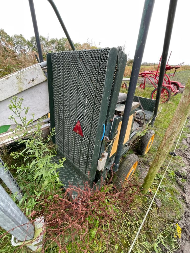 Koets voor rolstoel, Dieren en Toebehoren, Ophalen, Zo goed als nieuw