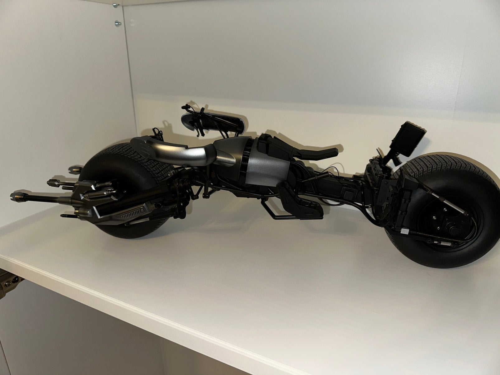 Batman The Dark Knight Rises Batpod Hot Toys MMS591, Enlèvement ou Envoi, Comme neuf, Film, Figurine ou Poupée