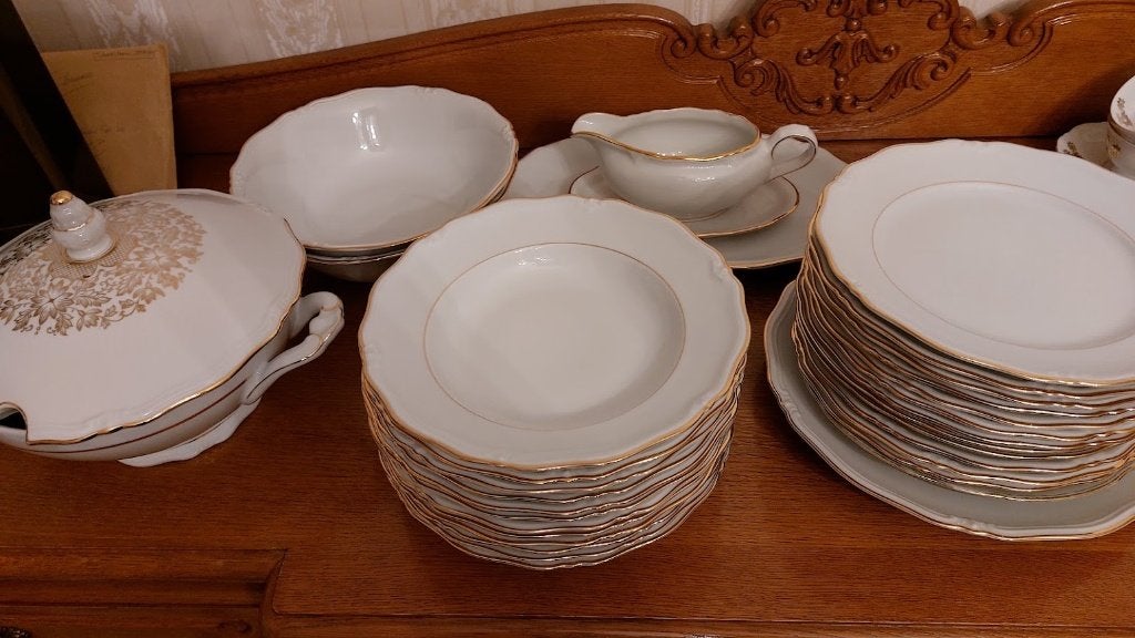 eet- en koffieservies, Ophalen
