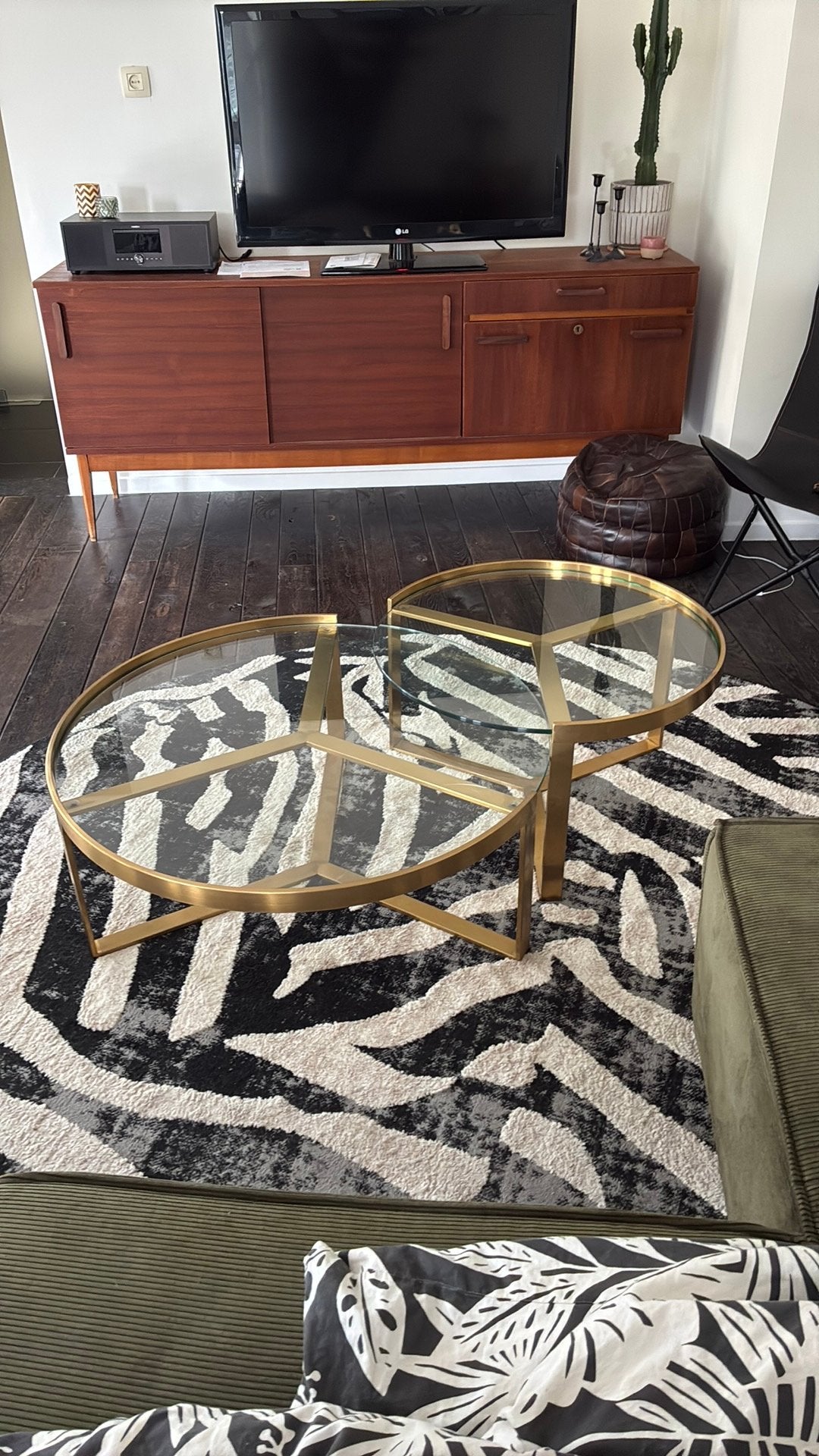 Mooie ronde gouden glazen salontafeltjes, Huis en Inrichting, Tafels | Salontafels, Ophalen, Zo goed als nieuw, Glas