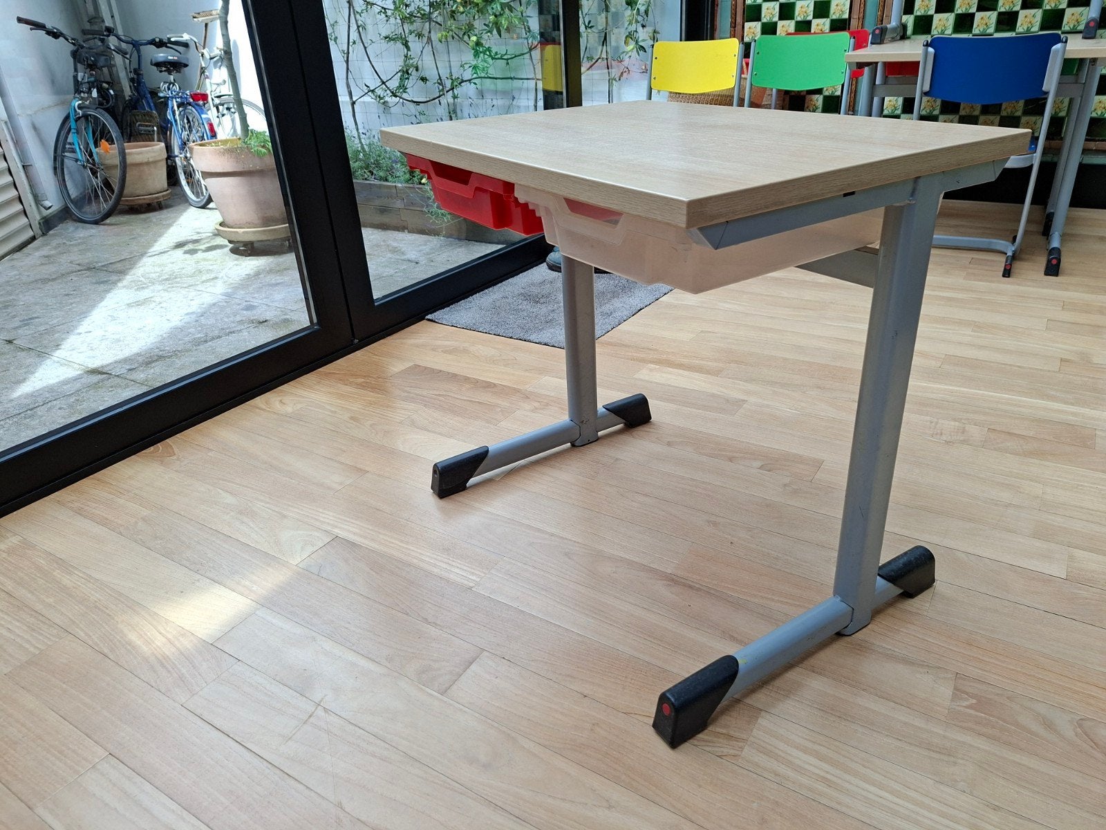 Schooltafels, Ophalen