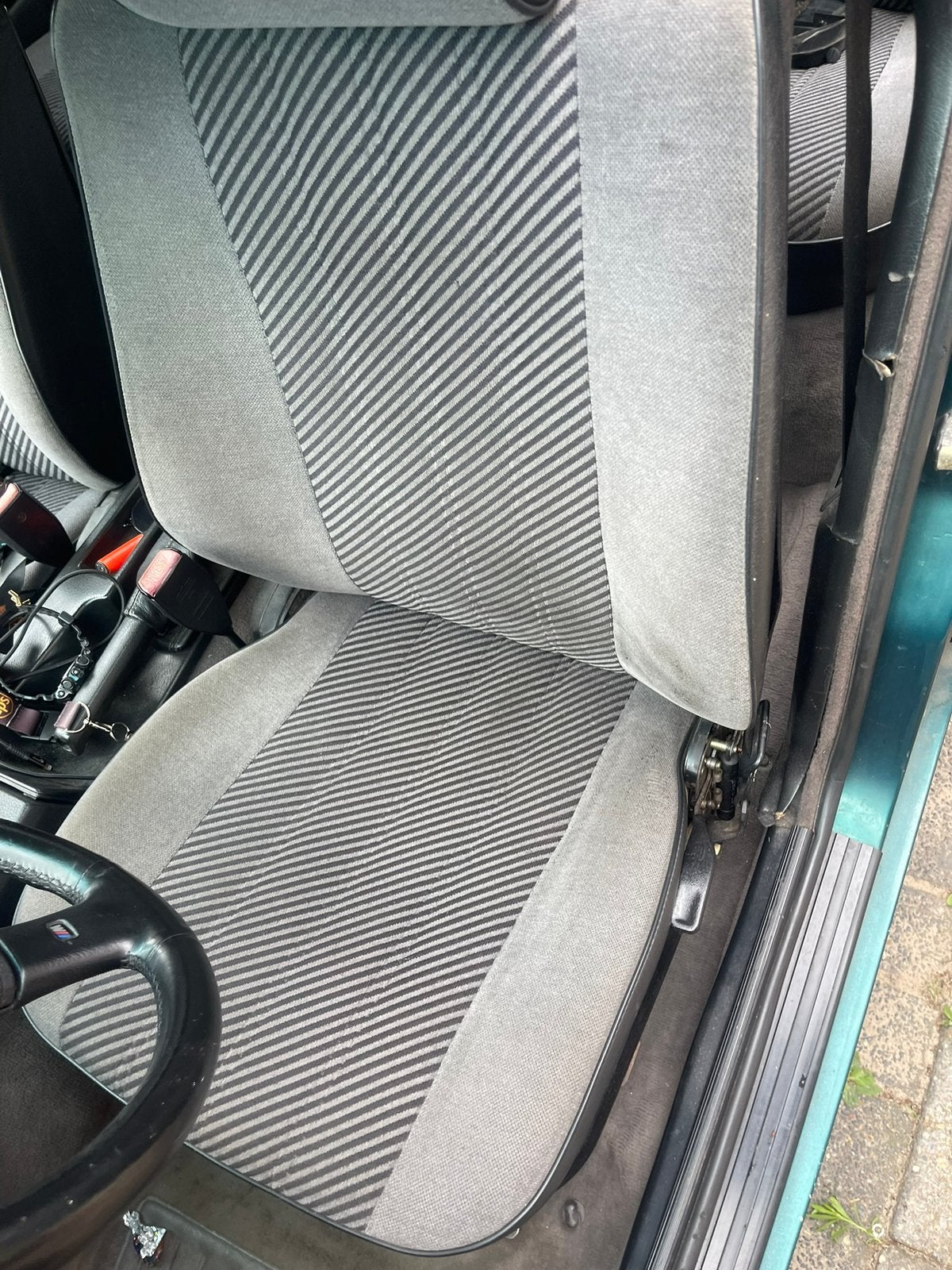 Bmw e30 sedan 2 voor  stoelen kleur grijs, Auto-onderdelen, Ophalen, BMW