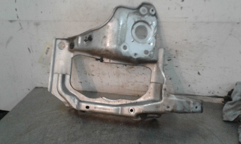SUPPORT PHARE GAUCHE Combo (Corsa C) (|09114127|9196477|), Utilisé, Opel