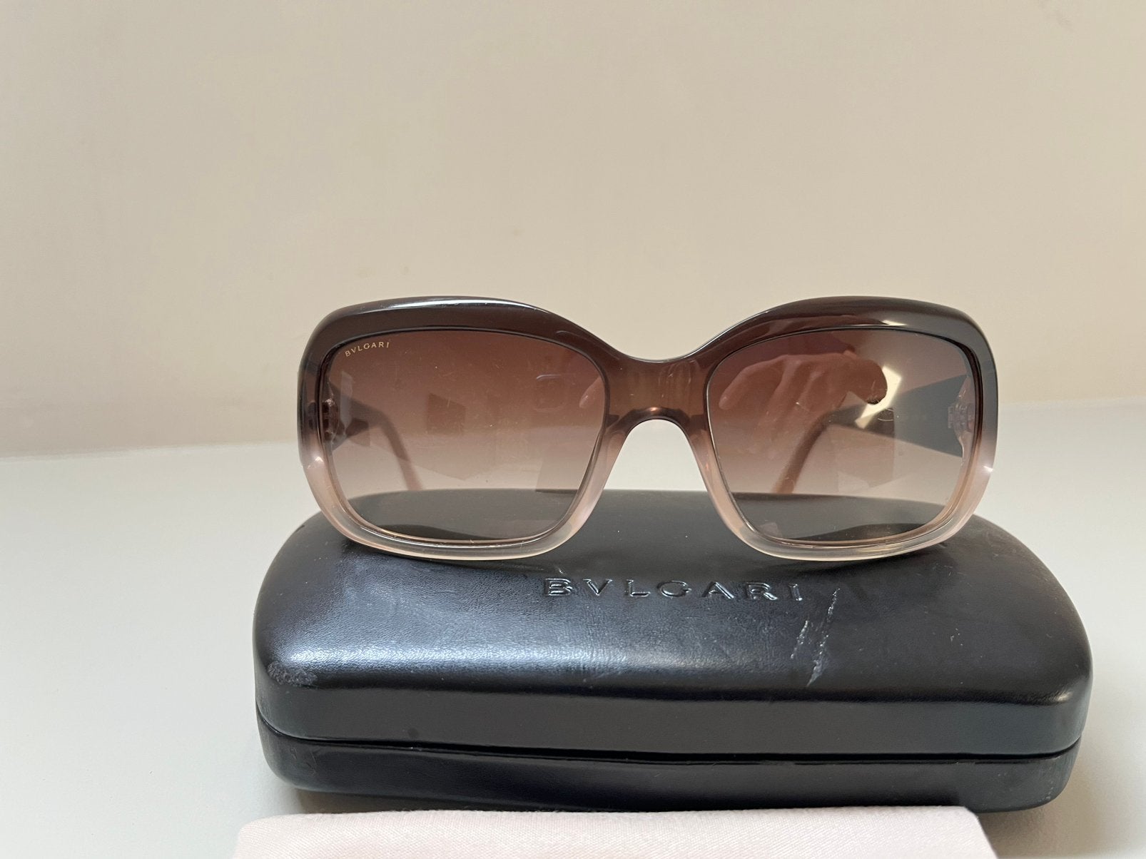 Bvulgari zonnebril - dames, Bijoux, Sacs & Beauté, Lunettes de Soleil & Lunettes | Femmes, Enlèvement ou Envoi, Comme neuf, Lunettes de soleil