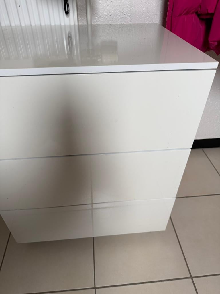 Te koop kastje, Enlèvement, Comme neuf