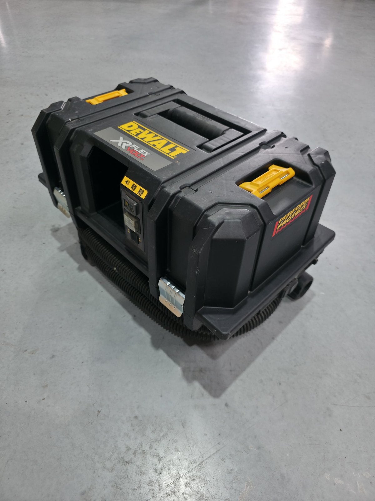 Aspirateur Dewalt sur batterie - Comme neuf, Bricolage & Construction, Enlèvement, Comme neuf, Autres types, DeWalt
