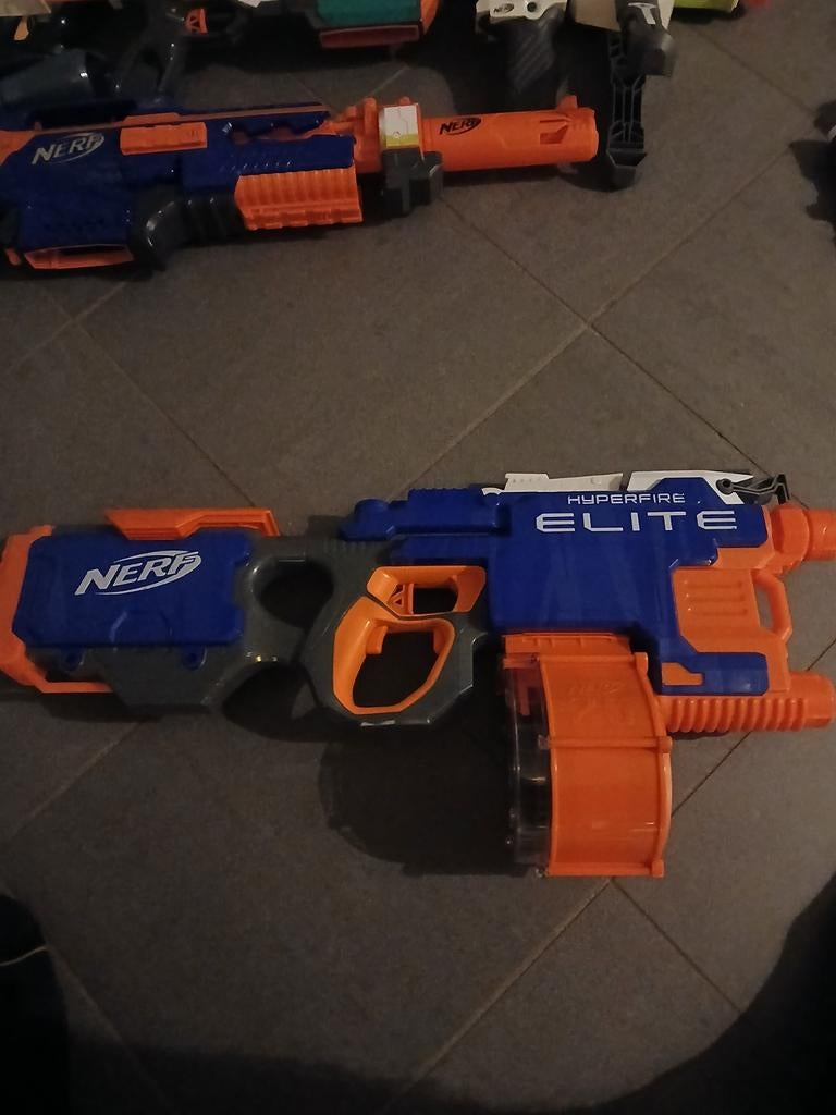 37 Nerf geweren, Ophalen